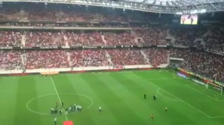 Nice - Valenciennes : Patrick Bruel se fait conspuer par les supporters
