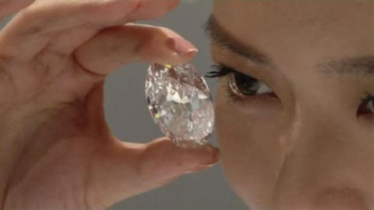 Un diamant blanc vendu plus de 30 millions de dollars