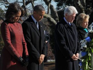 Barack Obama et son épouse Michell, Bill et Hillary Clinton
