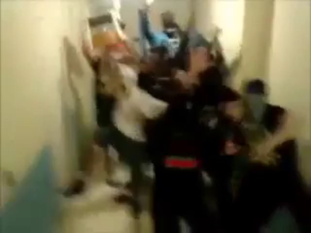 Des détenus font un Harlem Shake en prison