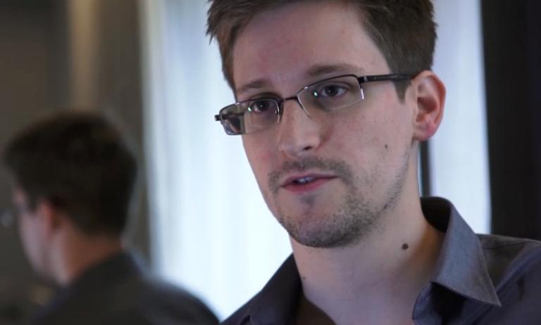 L'ex-agent de la NSA Edward Snowden, lors d'un entretien avec le quotidien britannique The Guardian, à Hong-Kong, le 6 juin 2013
