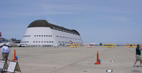 L'aéroport de Moffett Field de la NASA