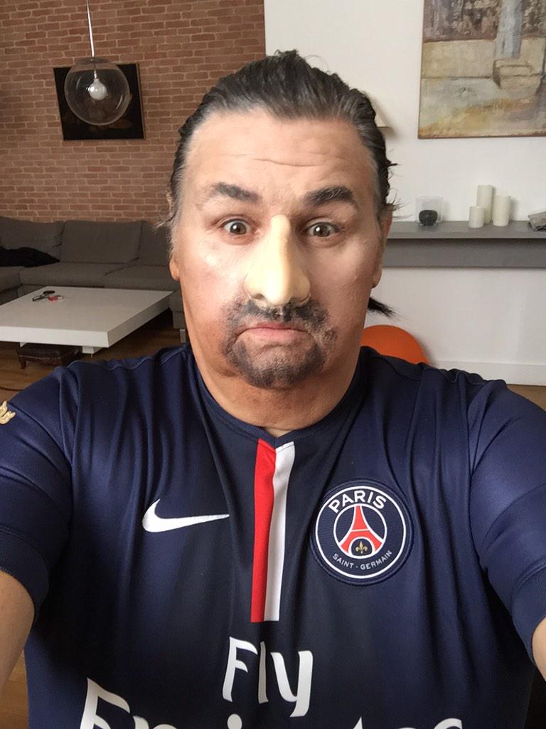 Pierre Menes déguisé en Zlatan Ibrahimovic