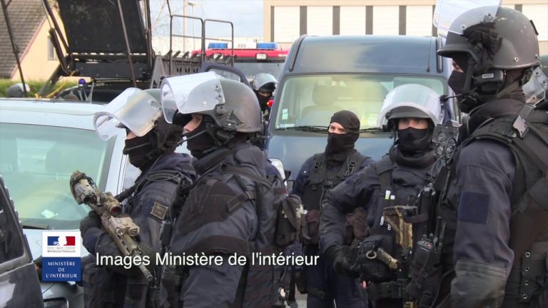 Vidéo : retour sur l’intervention du GIGN à Dammartin et l’exfiltration des otages à Paris, porte de Vincennes