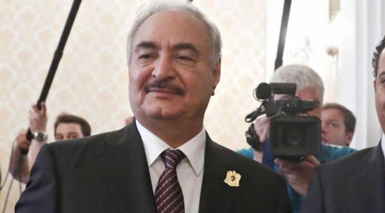 troupes Haftar bombardent