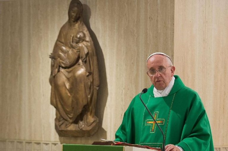 Pape François abolit le secret papal