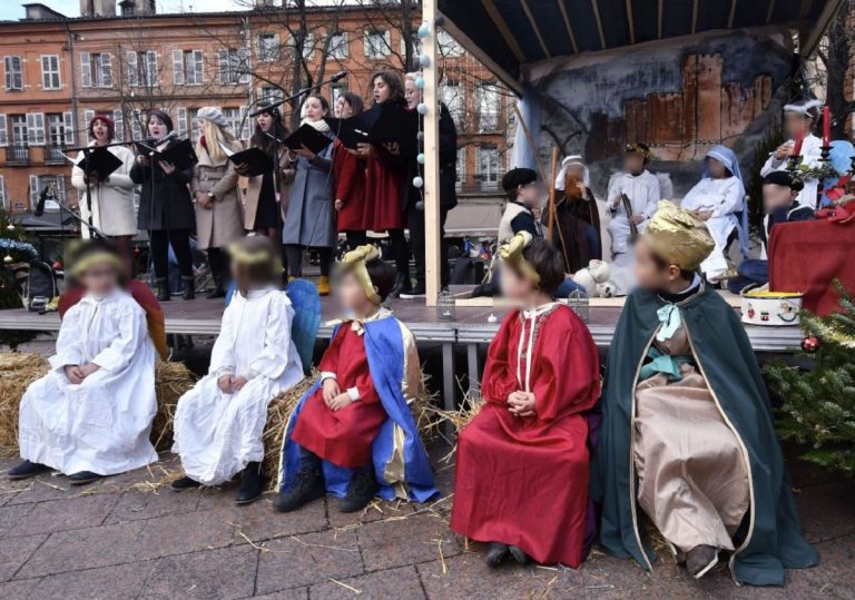 Toulouse crèche vivante antifascistes