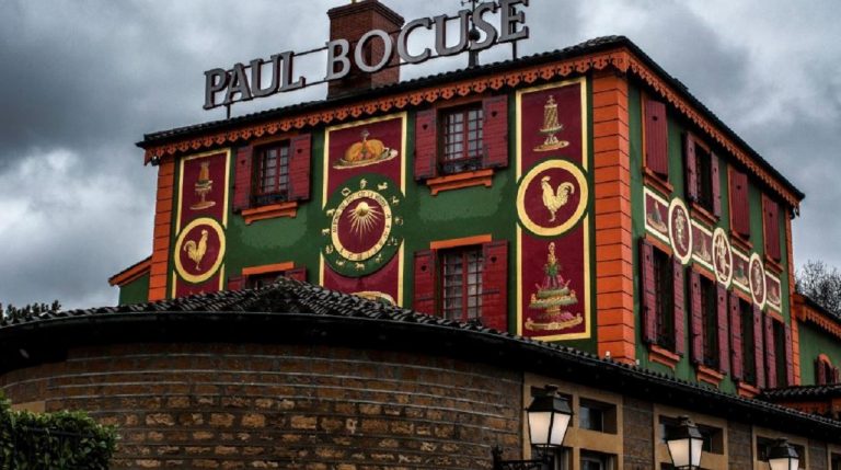 Le restaurant à Lyon du Paul Bocuse a été declassé à deux étoiles