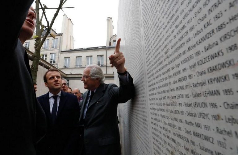 Le Président inaugure le Mur des Noms rénové au Mémorial de la Shoah