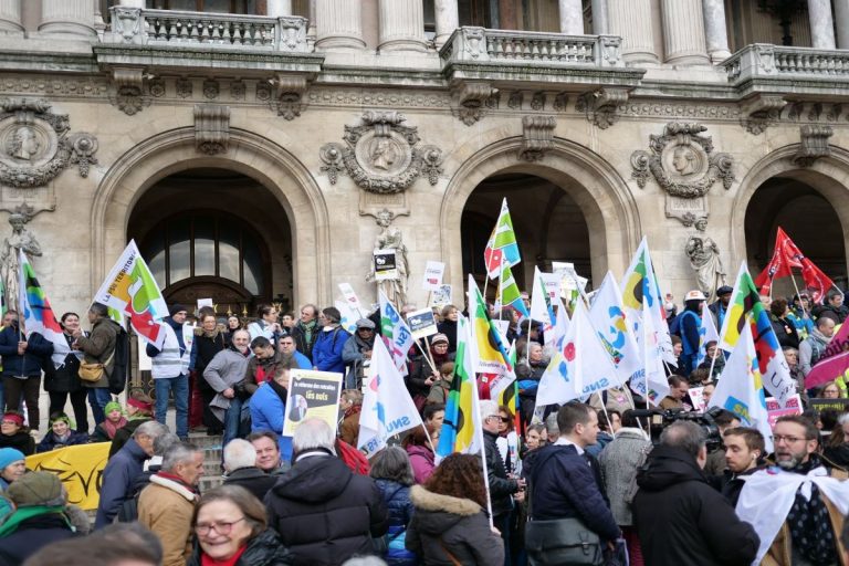 Grève contre la réforme des retraites: nouvelle mobilisation syndicale