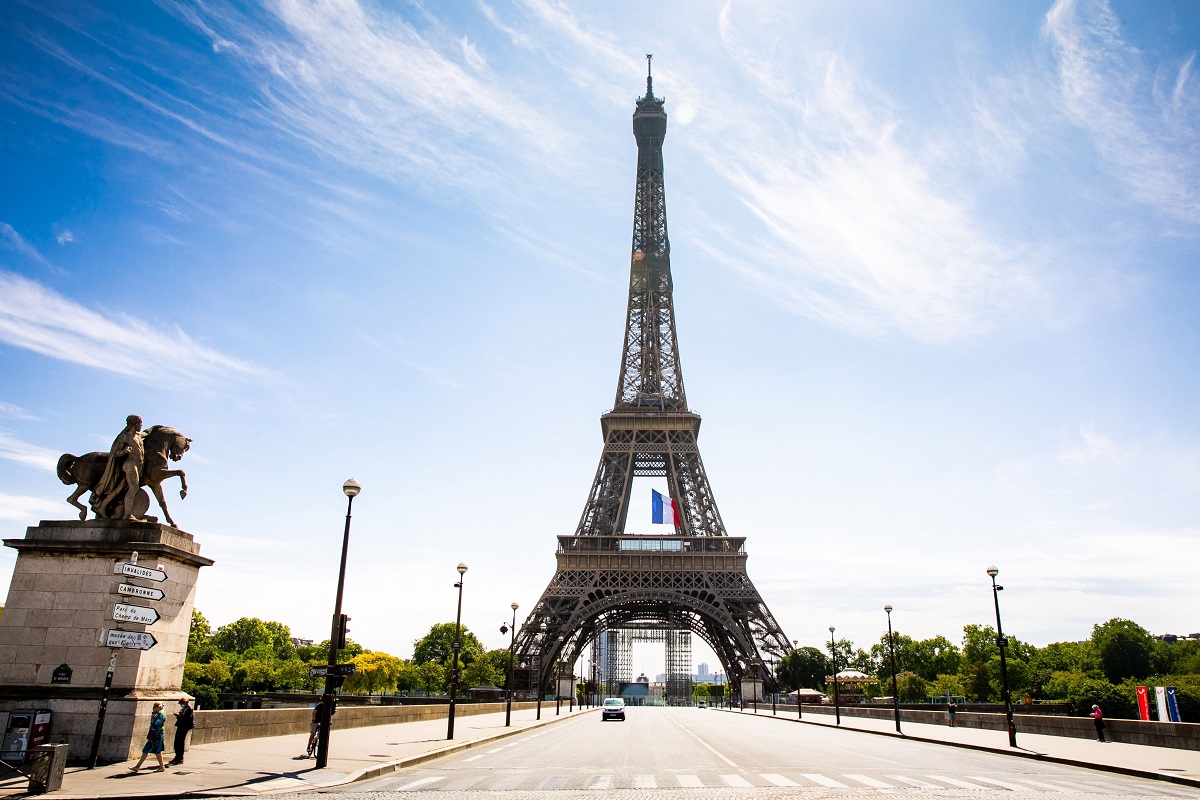 Paris : la Tour Eiffel rouvre après plus de 3 mois de fermeture