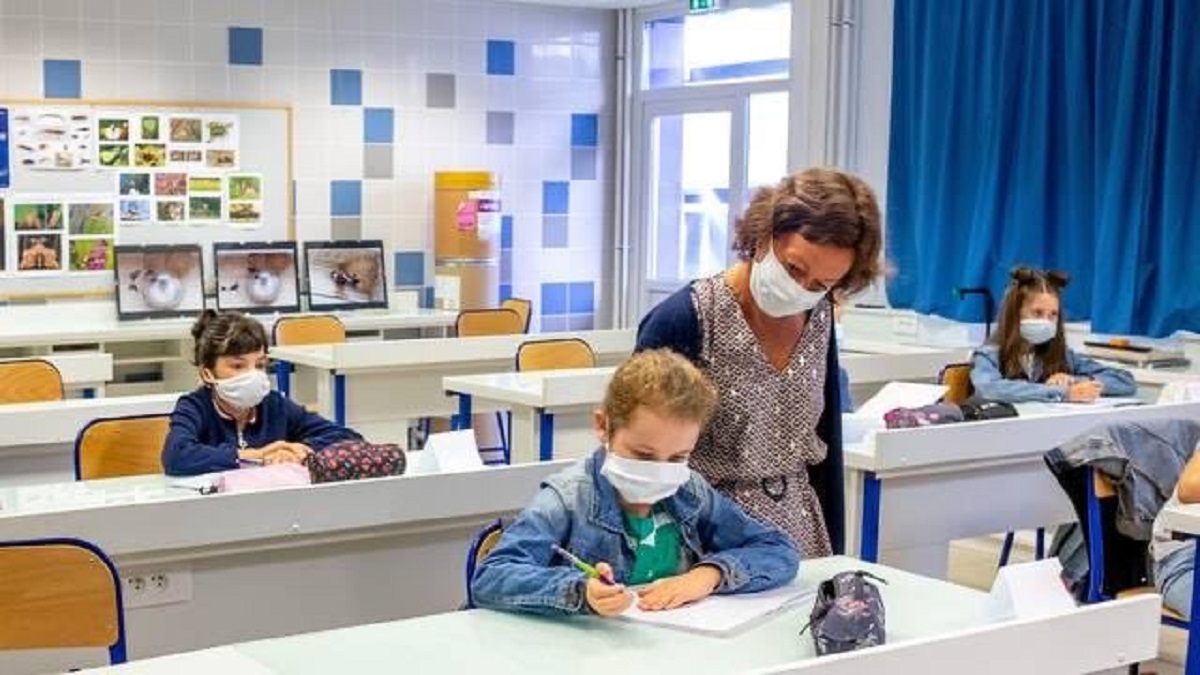 Coronavirus en France : l'opposition demande des masques gratuits dans les écoles