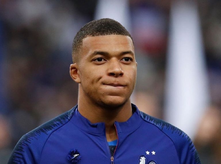 Mbappé nouveaux maillots FFF