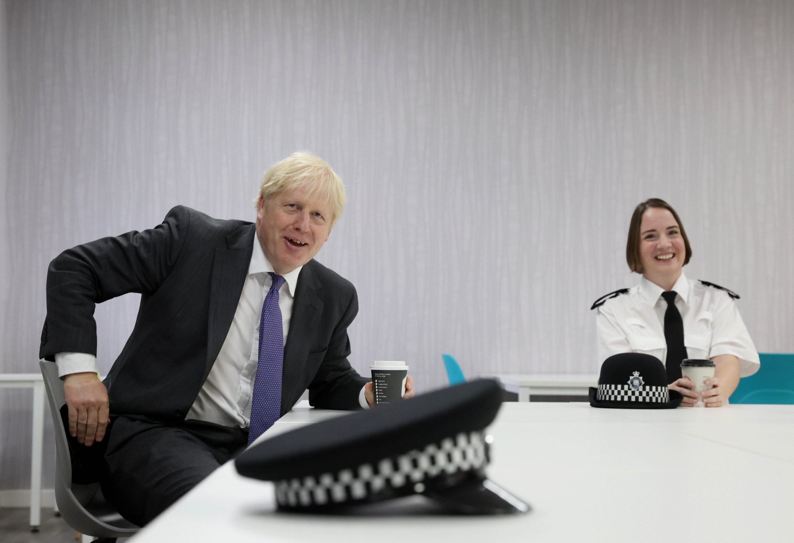 Covid-19 : Boris Johnson isolé après un contact avec un positif