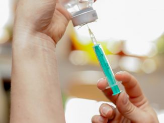 covid 19 au danemark vaccin astrazeneca suspendu pour precaution