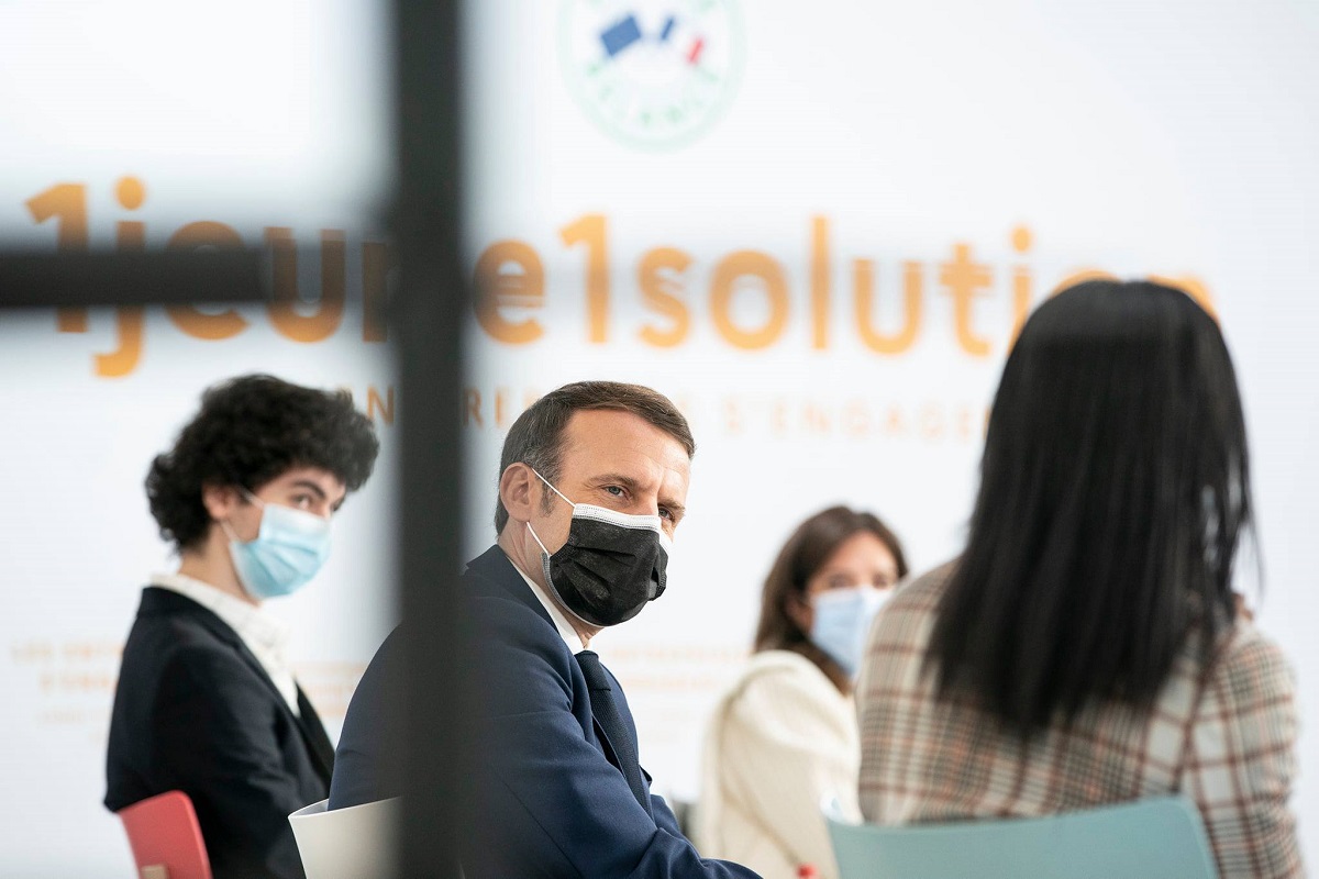 Macron annonce la suspension de la vaccination avec AstraZeneca