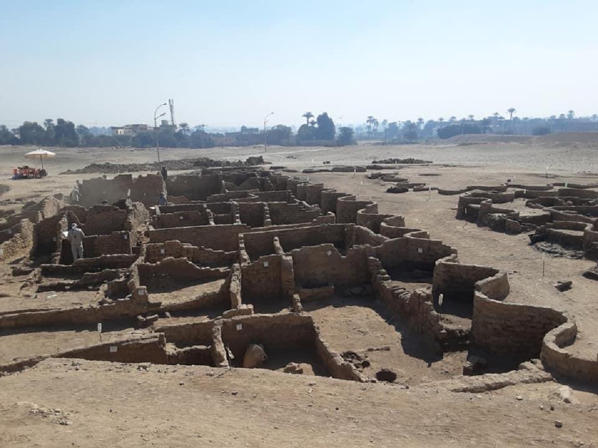 Découverte d'une ville de 3400 ans : la  » Pompéi de l'Égypte ancienne « 