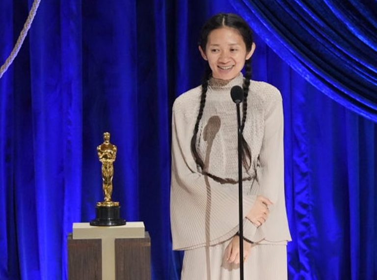 Oscars 2021- Chloé Zhao remporte le double prix