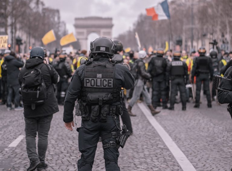 Fête de la musique : rues surpeuplées à Paris, Nantes et Annecy