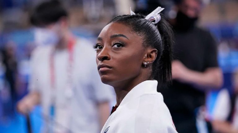 Simone Biles se retire des Jeux olympiques de Tokyos pour des problèmes de santé mentale