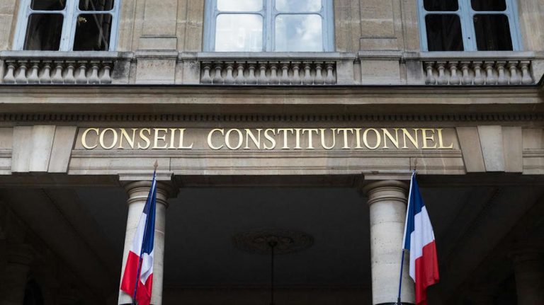 Le conseil constitutionnel doit rendre le 5 août sa décision sur le texte de loi relatif au pass san