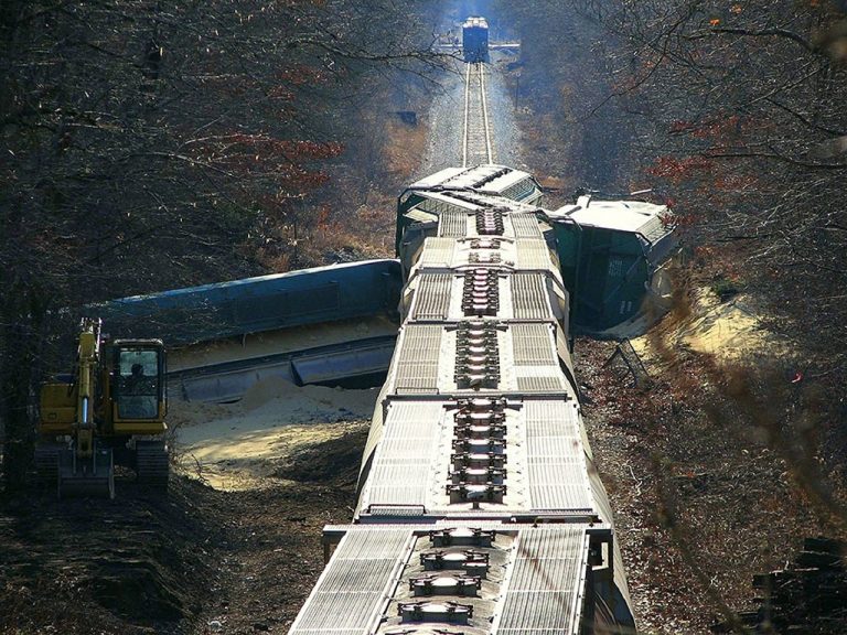 Le déraillement du train d'Amtrak près de Joplin a fait 3 morts