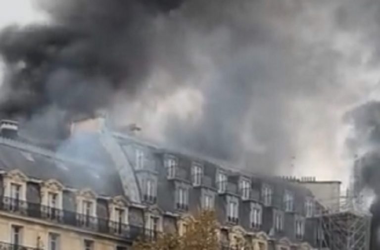 Paris, incendie près de l'Opéra Garnier : les pompiers sur place