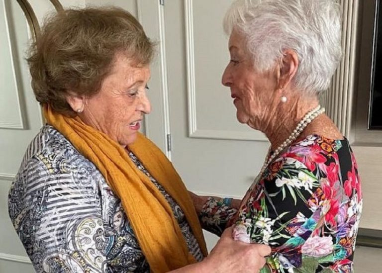 Deux meilleures amies séparées par l'Holocauste se retrouvent après 82 ans