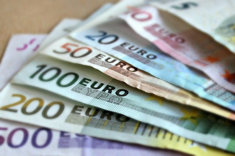 Les billets d'euros feront peau neuve