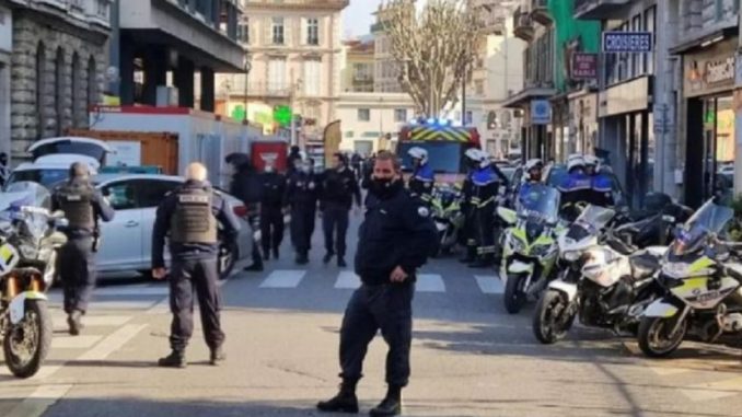 Au moins un mort dans une fusillade dans la ville de Nice