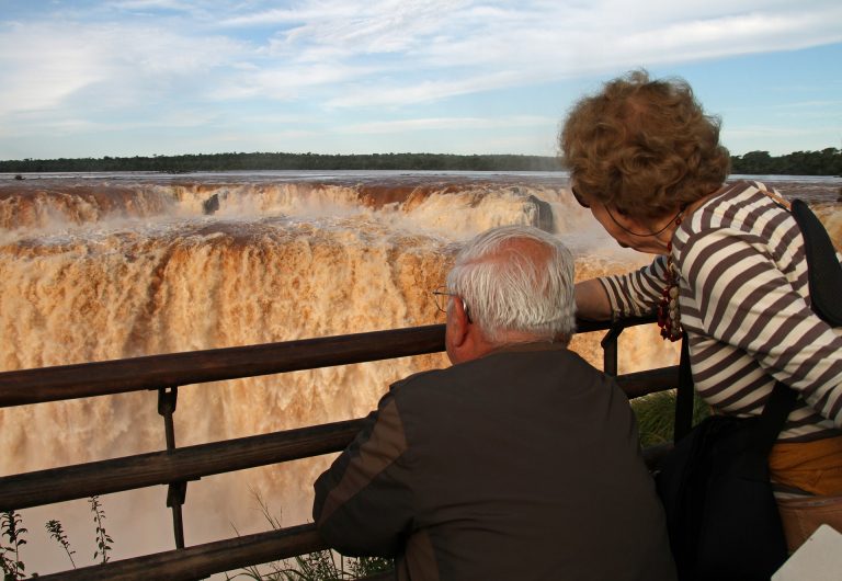 Maison de retraite : Deux séniors âgés de plus de 100 ans tombent amoureux