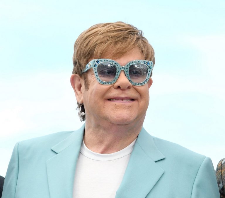 Le jet privé d'Elton John tombe en panne - la réaction du chanteur