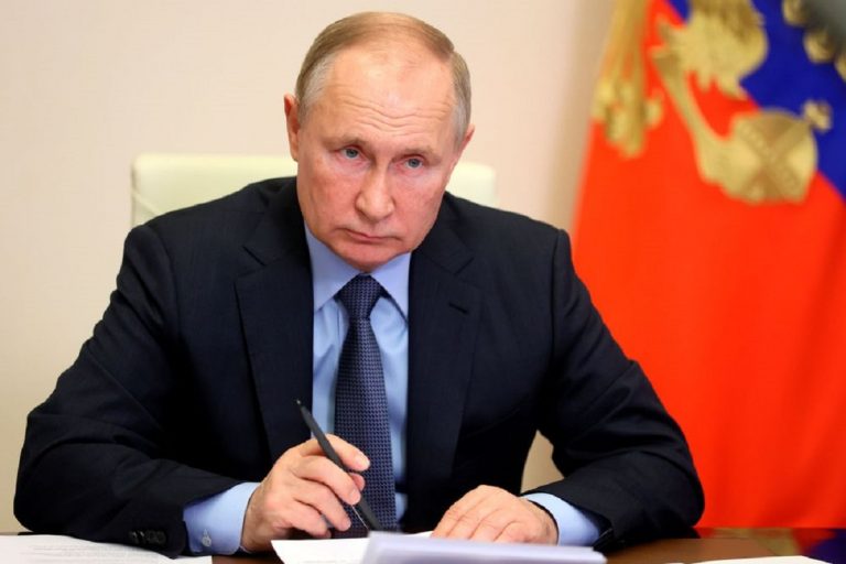 Russie-Ukraine : ce que veut Poutine pour éviter que la guerre qu'il menace n'éclate