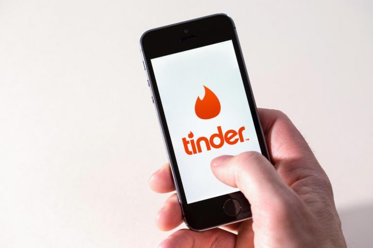 Le documentaire L'arnaqueur de Tinder est disponible