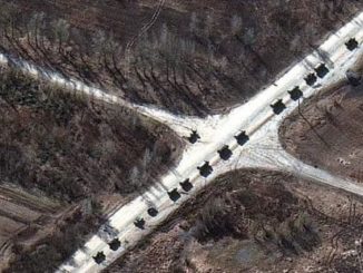 Le convoi militaire russe d'un kilomètre de long revient et s'approche de Kiev